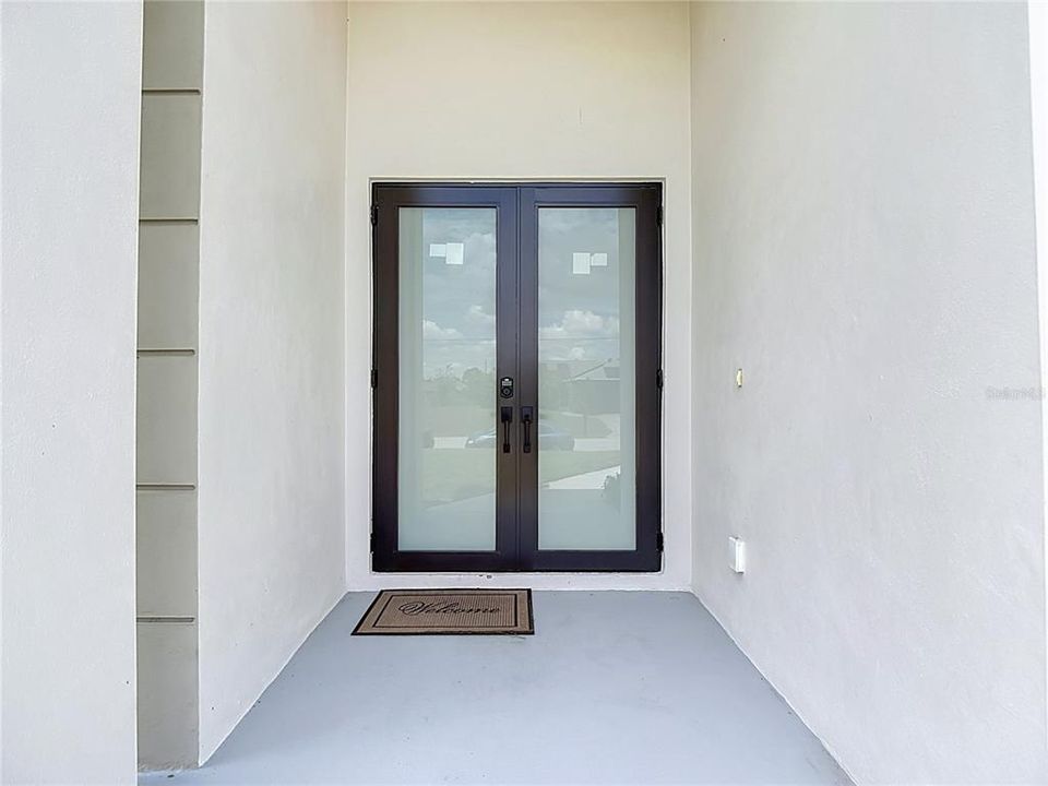 For Sale: $413,600 (4 beds, 2 baths, 1643 Square Feet)