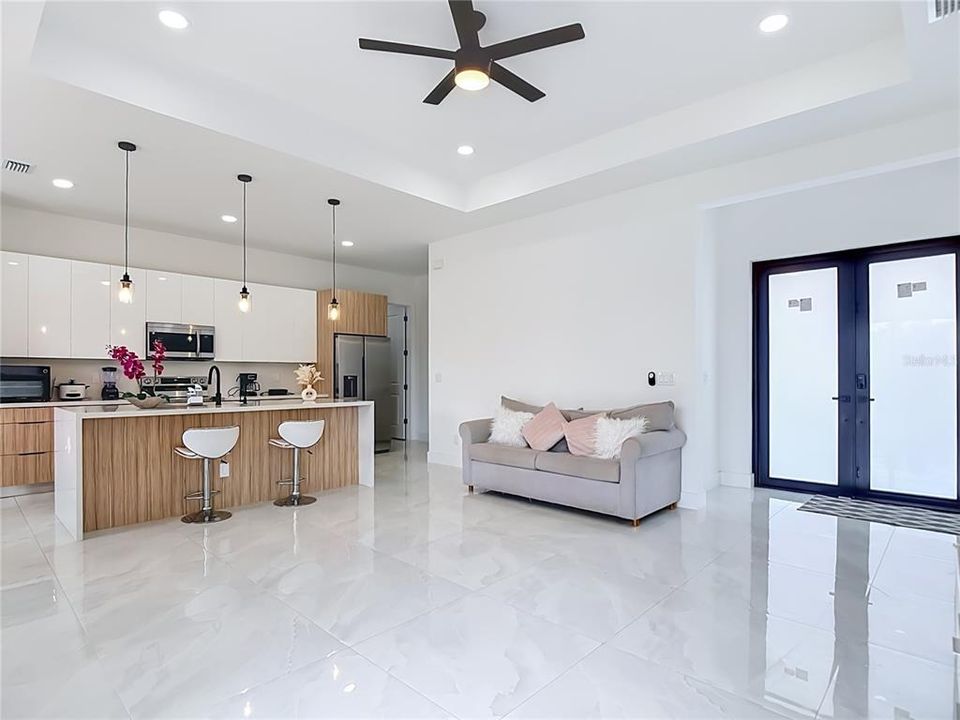 For Sale: $413,600 (4 beds, 2 baths, 1643 Square Feet)