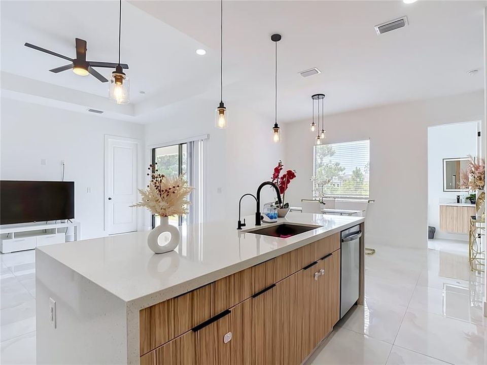 For Sale: $413,600 (4 beds, 2 baths, 1643 Square Feet)
