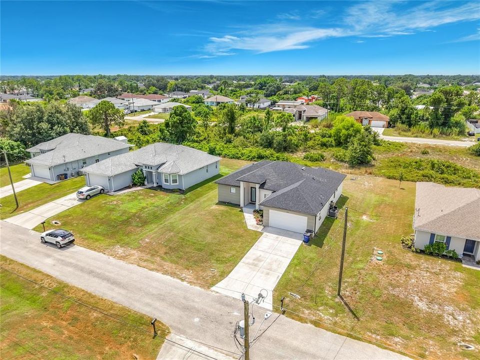 For Sale: $413,600 (4 beds, 2 baths, 1643 Square Feet)
