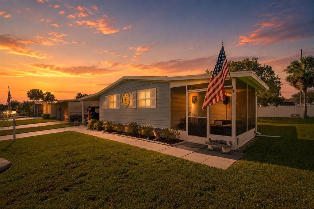 For Sale: $158,500 (2 beds, 1 baths, 768 Square Feet)