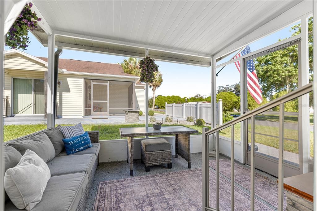 For Sale: $158,500 (2 beds, 1 baths, 768 Square Feet)