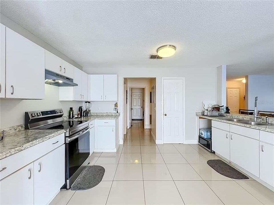 For Sale: $490,000 (4 beds, 2 baths, 2747 Square Feet)