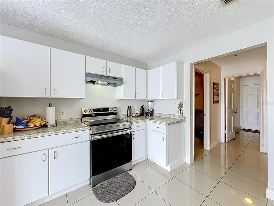 For Sale: $490,000 (4 beds, 2 baths, 2747 Square Feet)