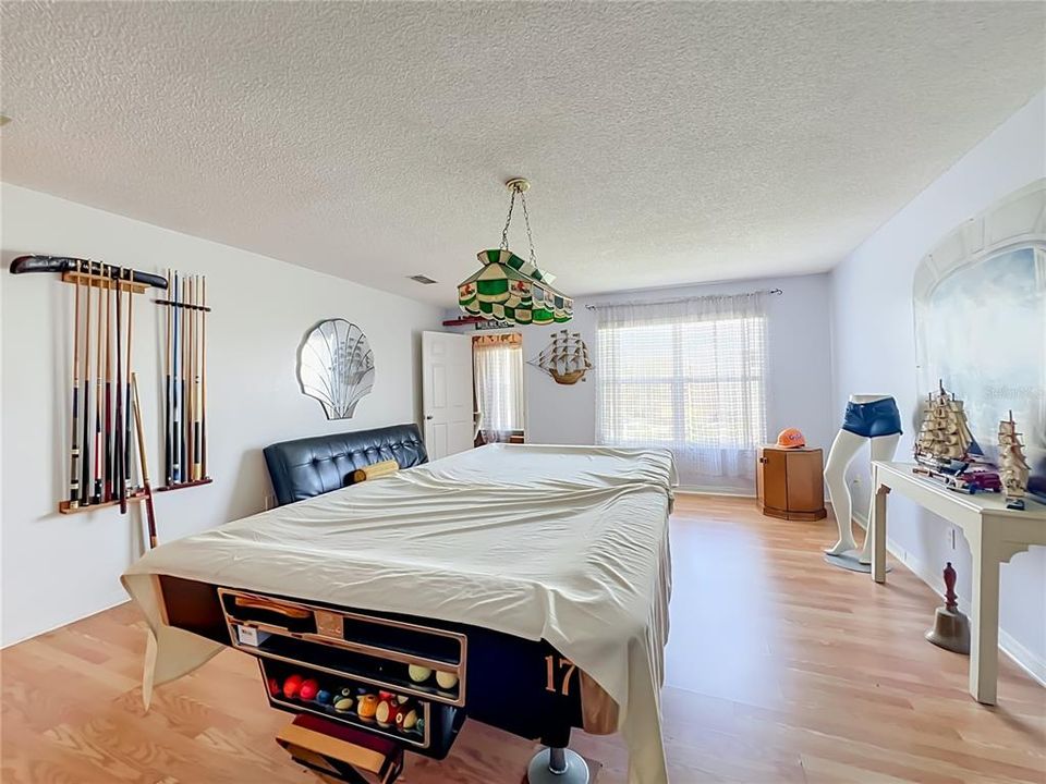 For Sale: $490,000 (4 beds, 2 baths, 2747 Square Feet)