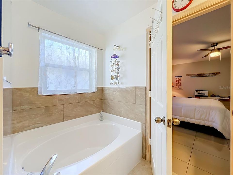 For Sale: $490,000 (4 beds, 2 baths, 2747 Square Feet)