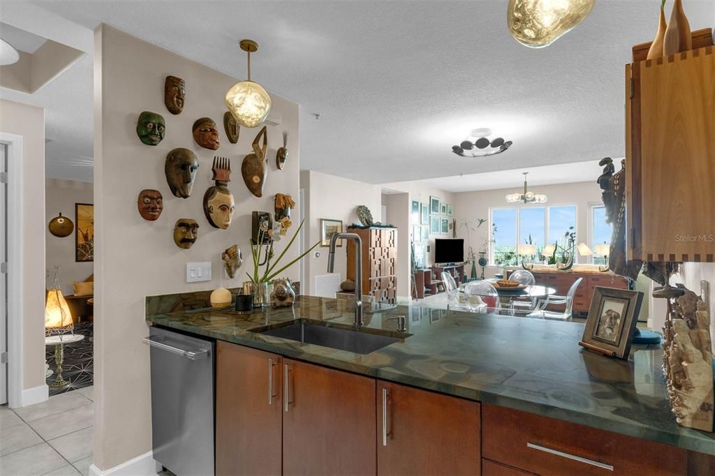 For Rent: $4,450 (2 beds, 2 baths, 2005 Square Feet)