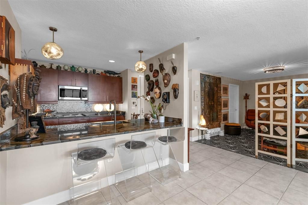 For Rent: $4,450 (2 beds, 2 baths, 2005 Square Feet)
