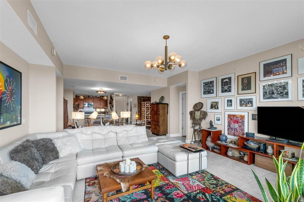 For Rent: $4,450 (2 beds, 2 baths, 2005 Square Feet)