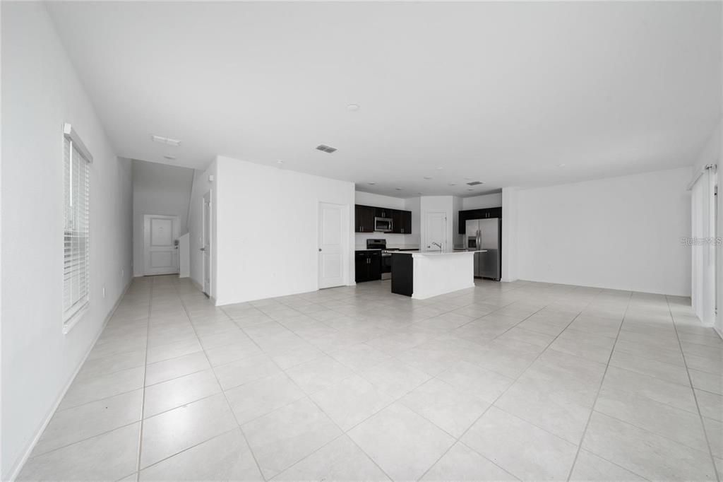 En Venta: $325,000 (4 camas, 2 baños, 1879 Pies cuadrados)