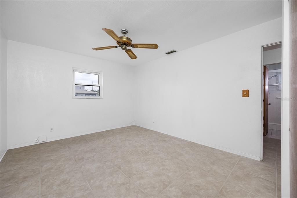 待售: $399,999 (4 贝兹, 3 浴室, 1683 平方英尺)