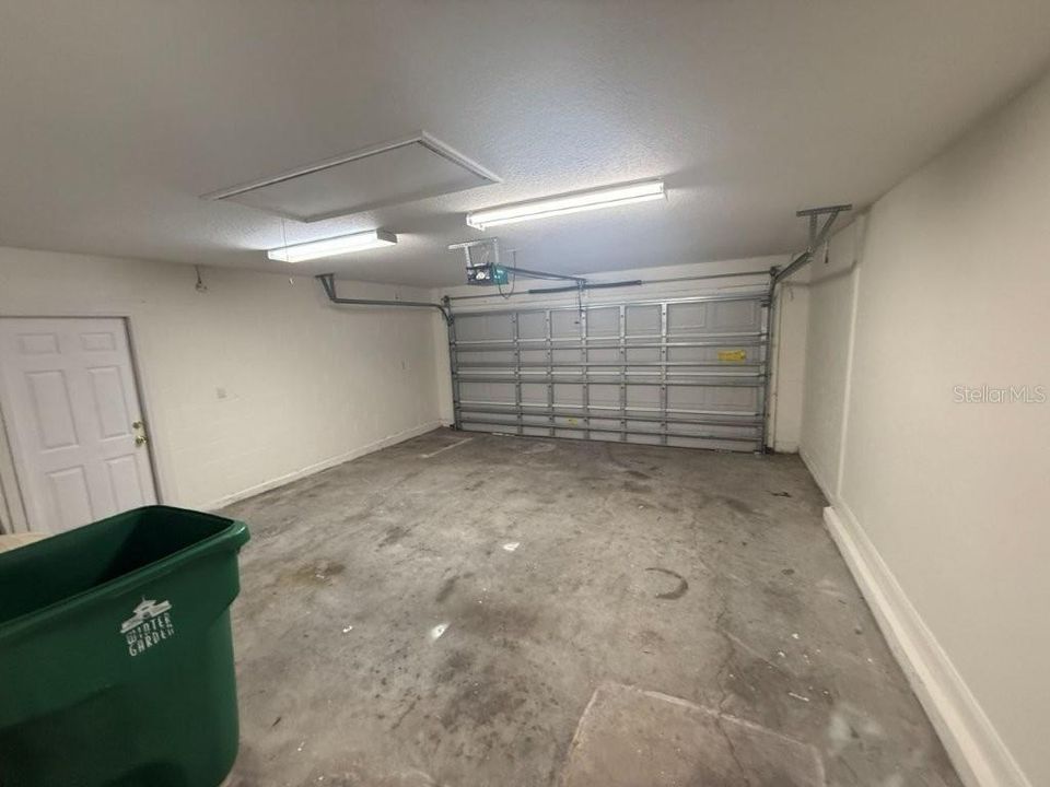 For Rent: $3,000 (5 beds, 2 baths, 2981 Square Feet)