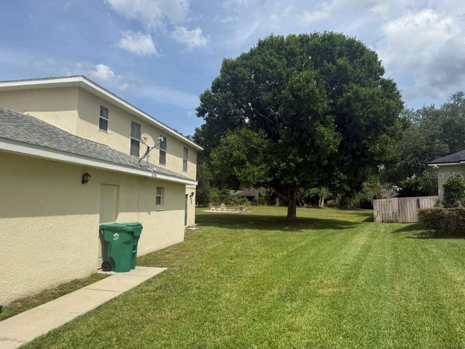 For Rent: $3,000 (5 beds, 2 baths, 2981 Square Feet)