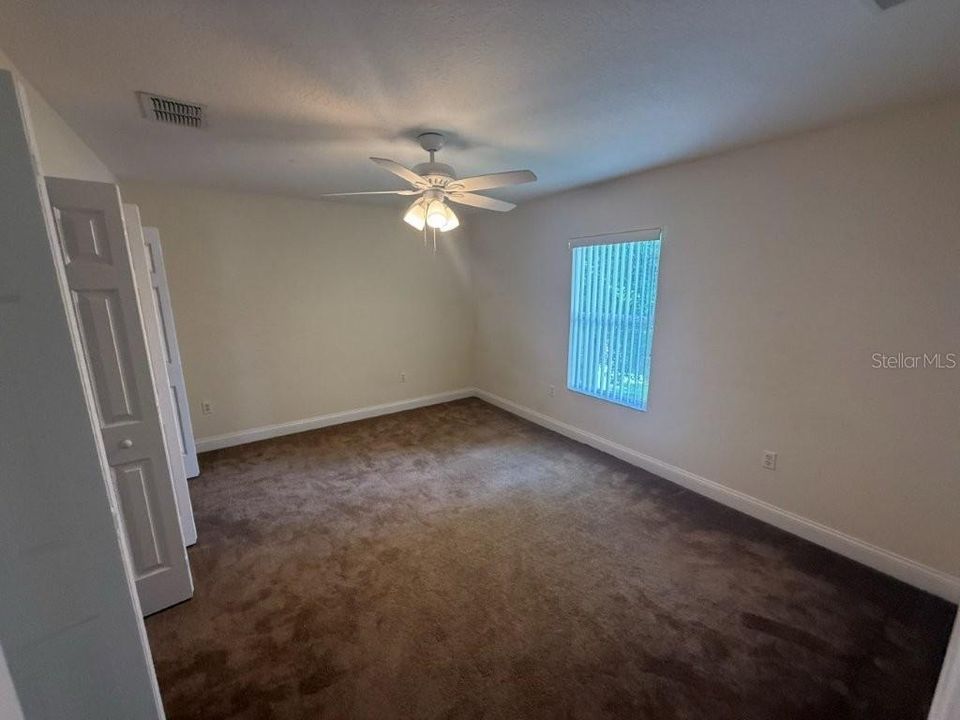 For Rent: $3,000 (5 beds, 2 baths, 2981 Square Feet)