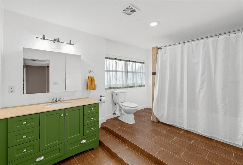 For Sale: $639,000 (3 beds, 3 baths, 2226 Square Feet)