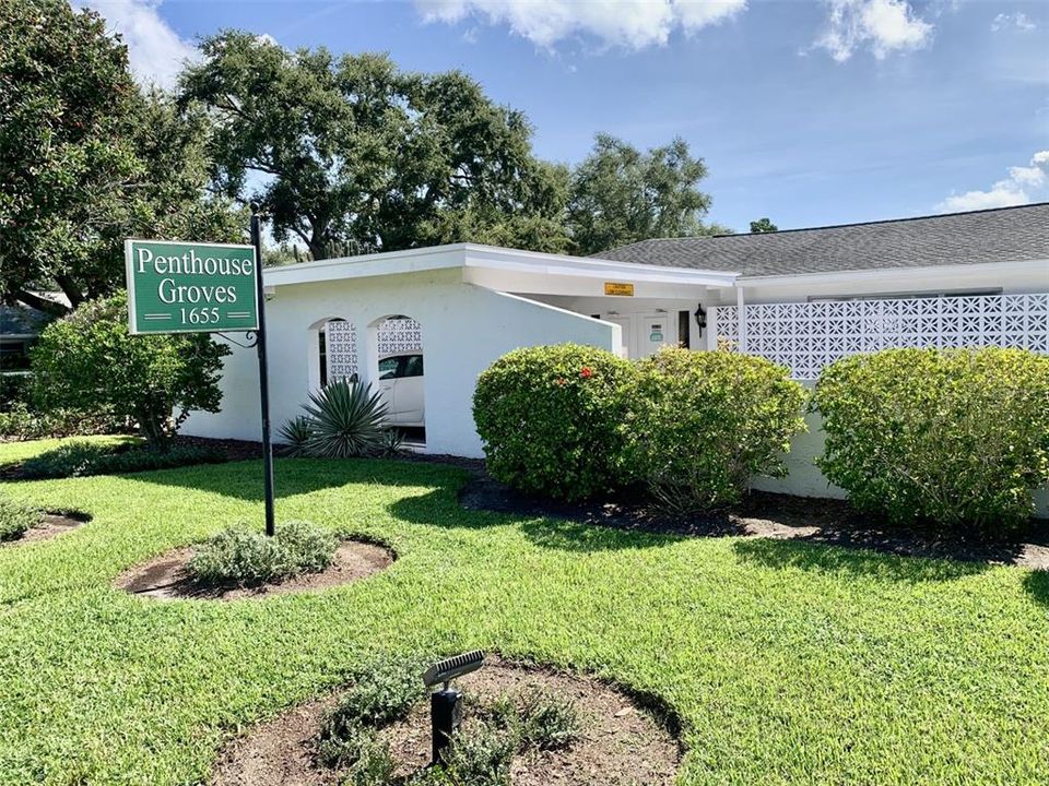 For Sale: $299,995 (3 beds, 2 baths, 1600 Square Feet)