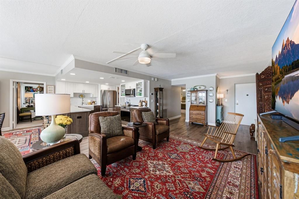 For Sale: $299,995 (3 beds, 2 baths, 1600 Square Feet)