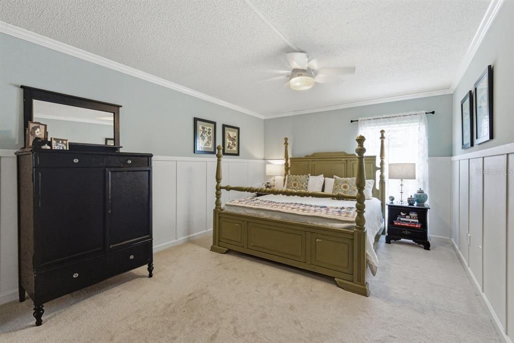 For Sale: $299,995 (3 beds, 2 baths, 1600 Square Feet)