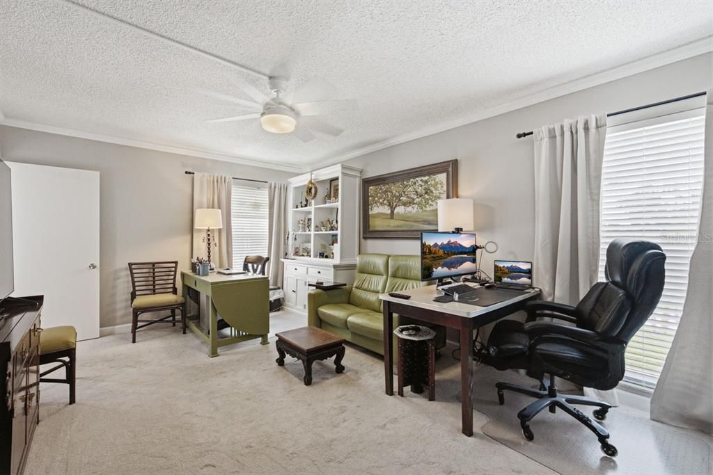 For Sale: $299,995 (3 beds, 2 baths, 1600 Square Feet)
