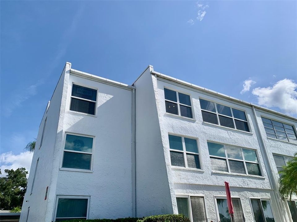 For Sale: $299,995 (3 beds, 2 baths, 1600 Square Feet)