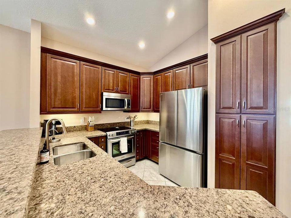 For Rent: $5,500 (3 beds, 2 baths, 1855 Square Feet)
