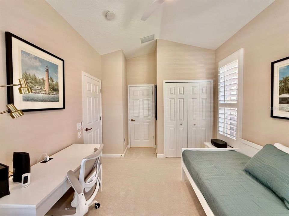 For Rent: $5,500 (3 beds, 2 baths, 1855 Square Feet)