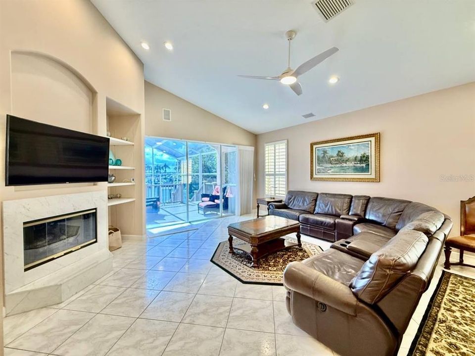 For Rent: $5,500 (3 beds, 2 baths, 1855 Square Feet)