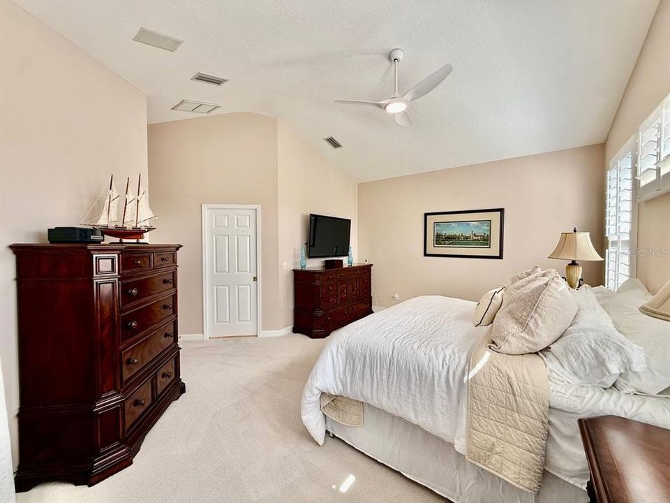 For Rent: $5,500 (3 beds, 2 baths, 1855 Square Feet)