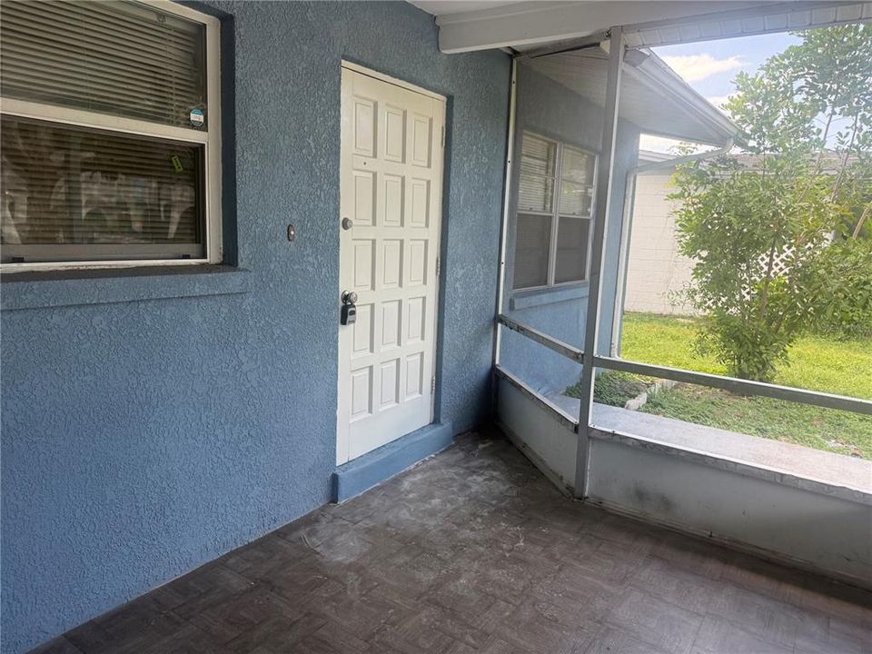 В аренду: $1,700 (2 спален, 1 ванн, 825 Квадратных фут)