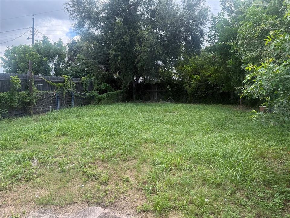 В аренду: $1,700 (2 спален, 1 ванн, 825 Квадратных фут)