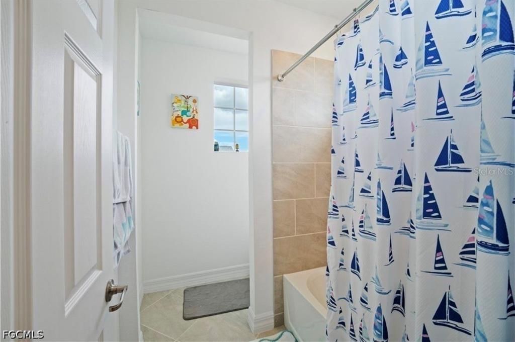 For Sale: $592,000 (5 beds, 4 baths, 3112 Square Feet)