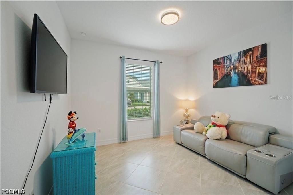 For Sale: $592,000 (5 beds, 4 baths, 3112 Square Feet)