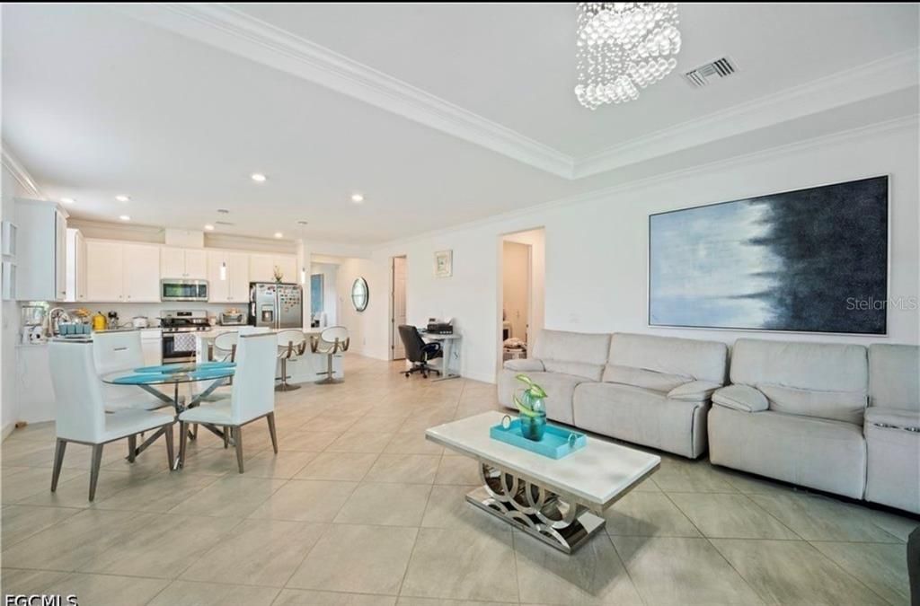 For Sale: $592,000 (5 beds, 4 baths, 3112 Square Feet)