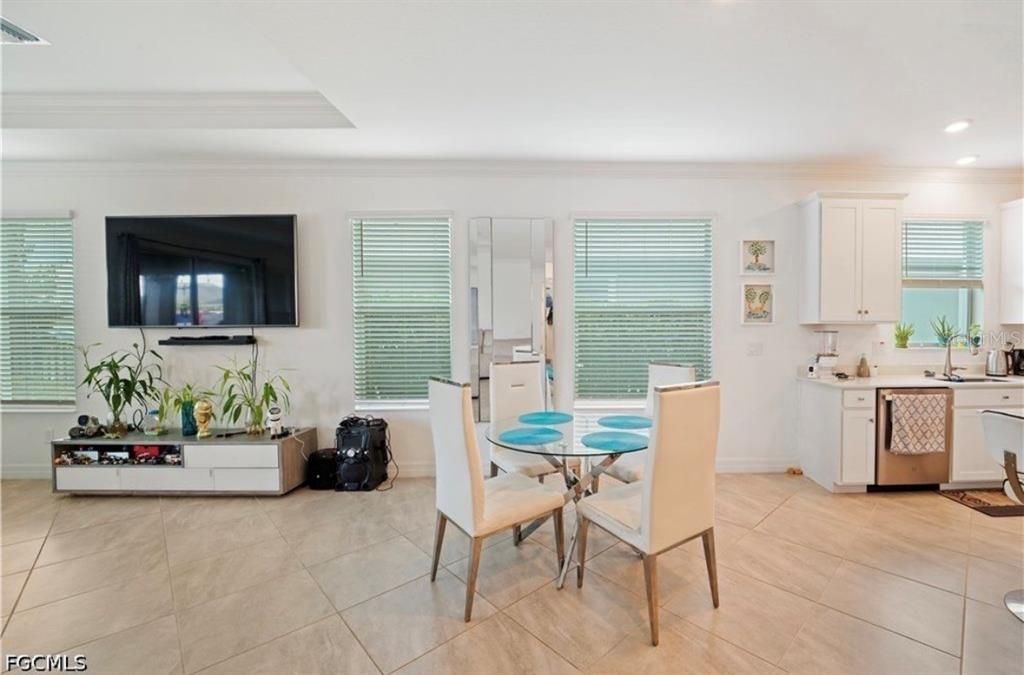 For Sale: $592,000 (5 beds, 4 baths, 3112 Square Feet)