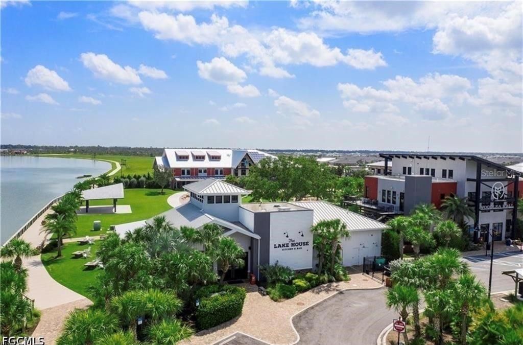 For Sale: $592,000 (5 beds, 4 baths, 3112 Square Feet)