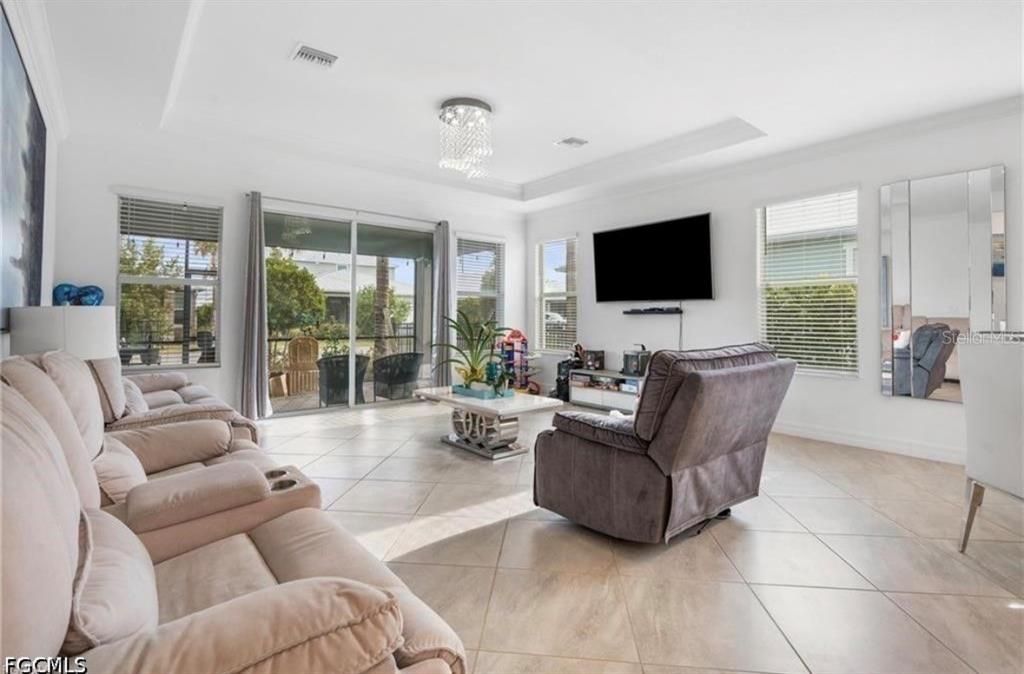 For Sale: $592,000 (5 beds, 4 baths, 3112 Square Feet)