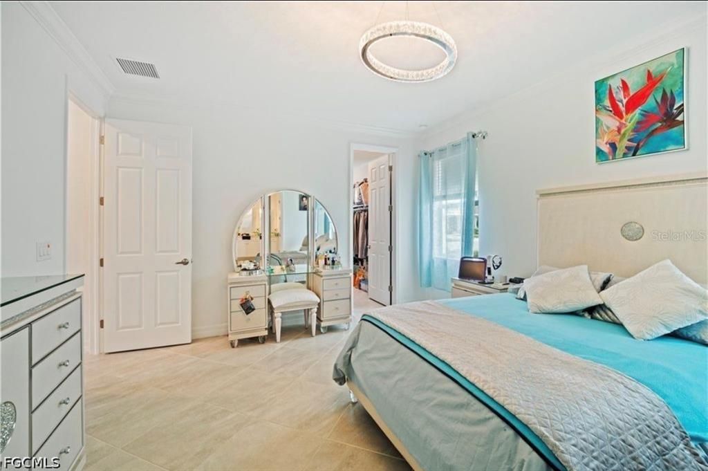 For Sale: $592,000 (5 beds, 4 baths, 3112 Square Feet)