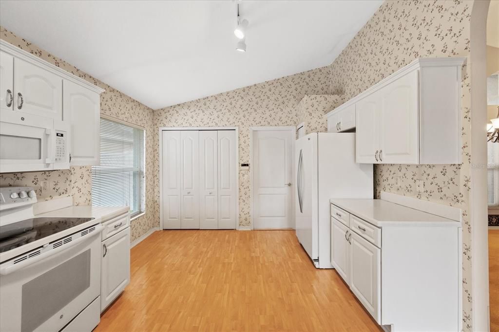 На продажу: $359,900 (3 спален, 2 ванн, 1578 Квадратных фут)