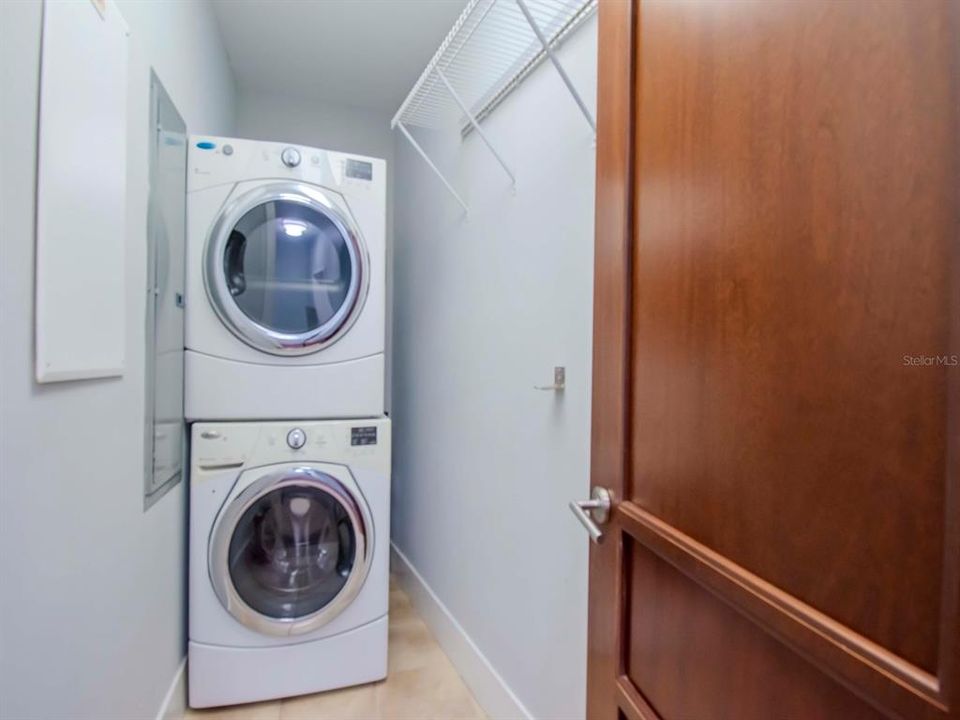 На продажу: $420,000 (2 спален, 2 ванн, 1203 Квадратных фут)