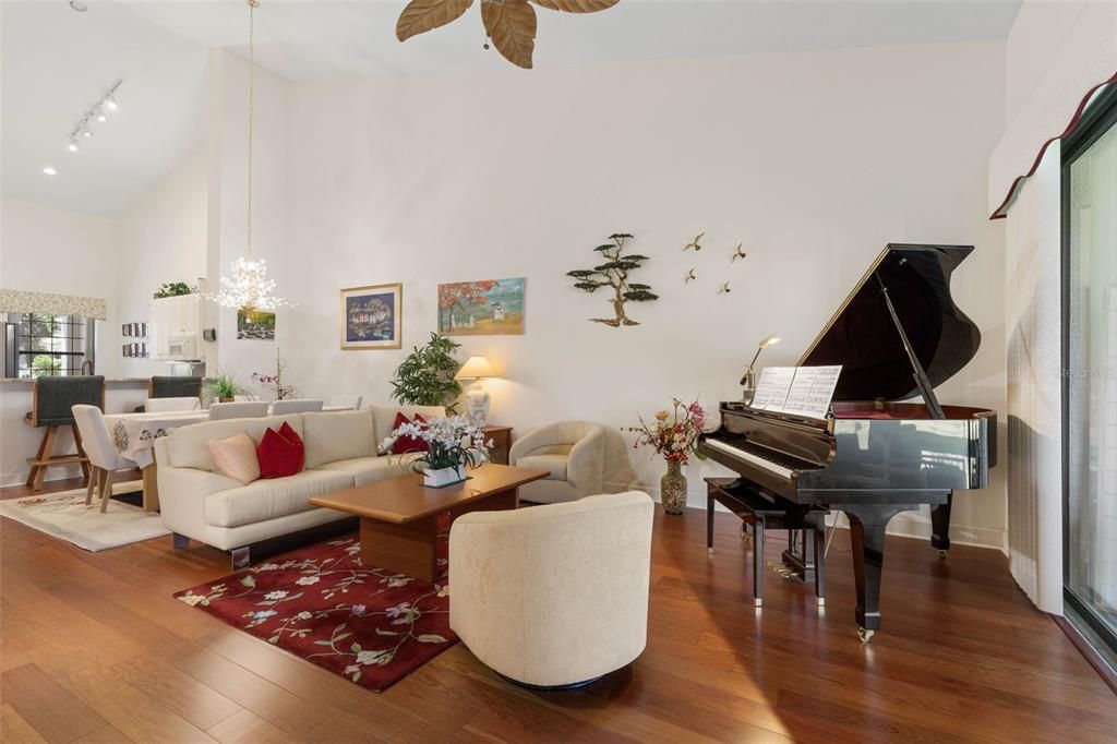 На продажу: $439,000 (2 спален, 2 ванн, 1919 Квадратных фут)
