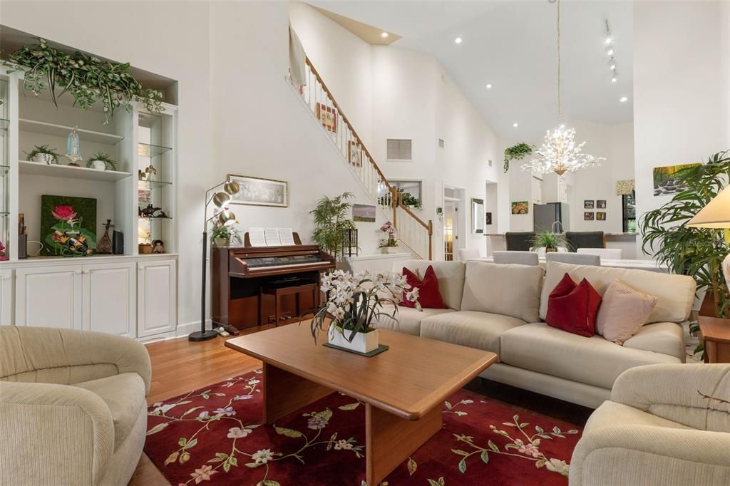 На продажу: $439,000 (2 спален, 2 ванн, 1919 Квадратных фут)