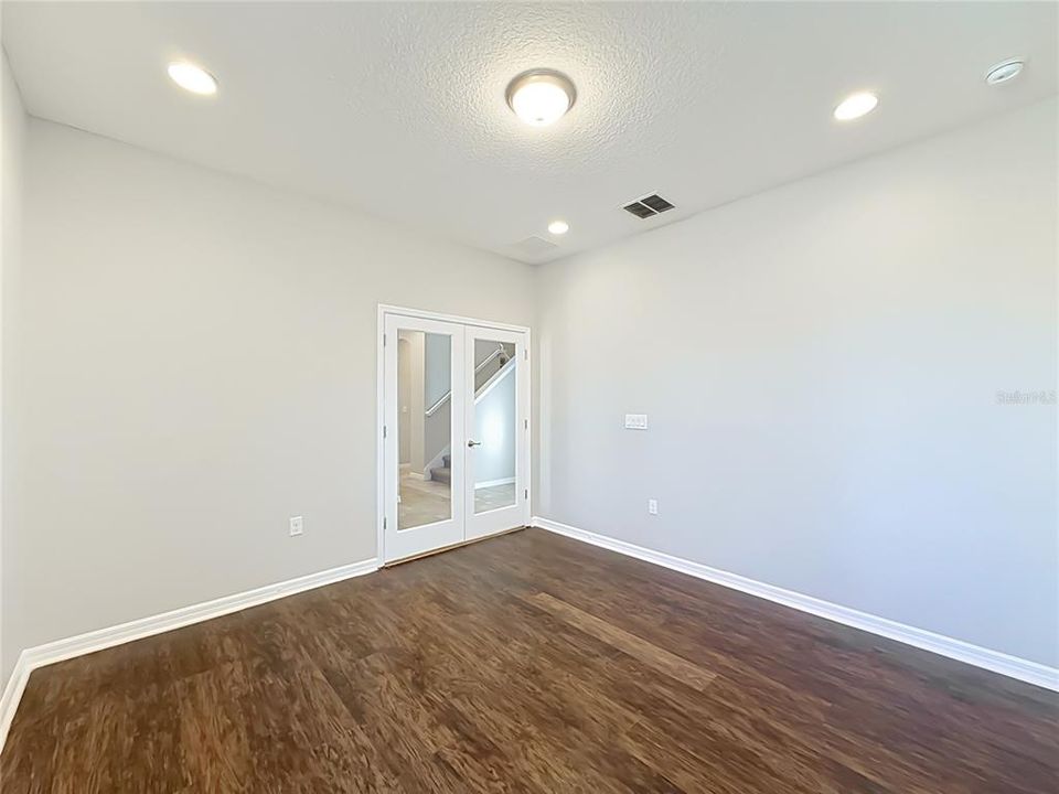 For Sale: $430,000 (4 beds, 3 baths, 2630 Square Feet)