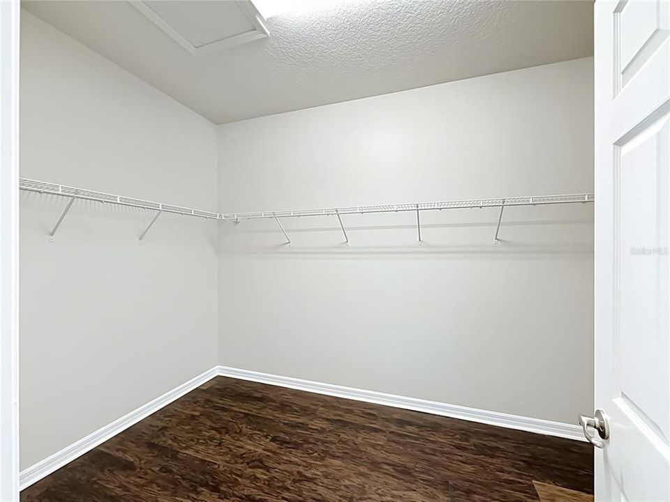 For Sale: $430,000 (4 beds, 3 baths, 2630 Square Feet)