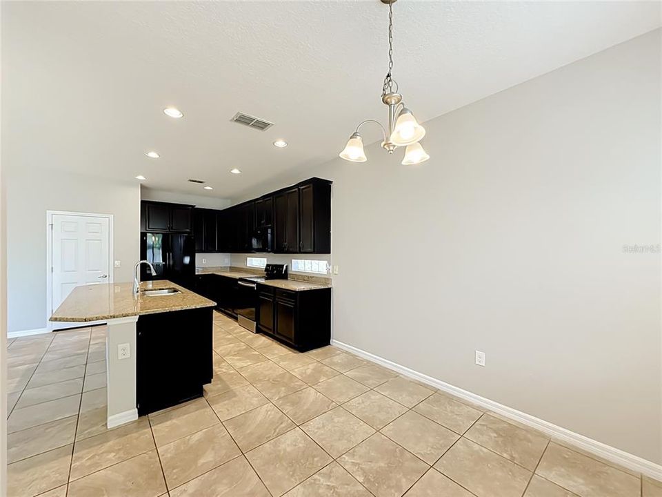 For Sale: $430,000 (4 beds, 3 baths, 2630 Square Feet)