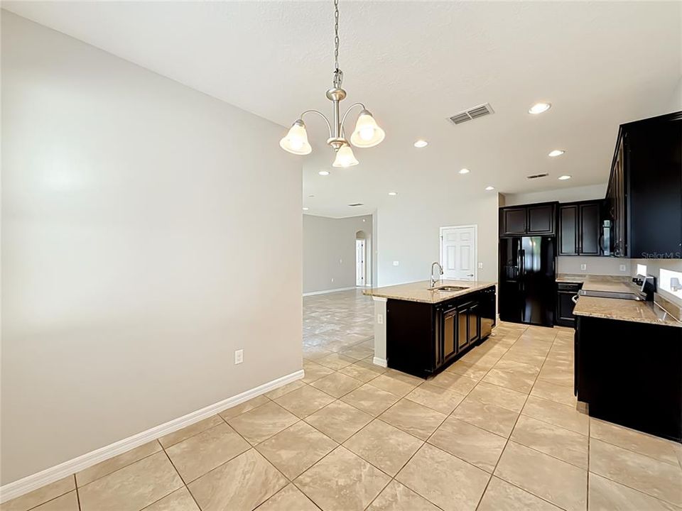 For Sale: $430,000 (4 beds, 3 baths, 2630 Square Feet)