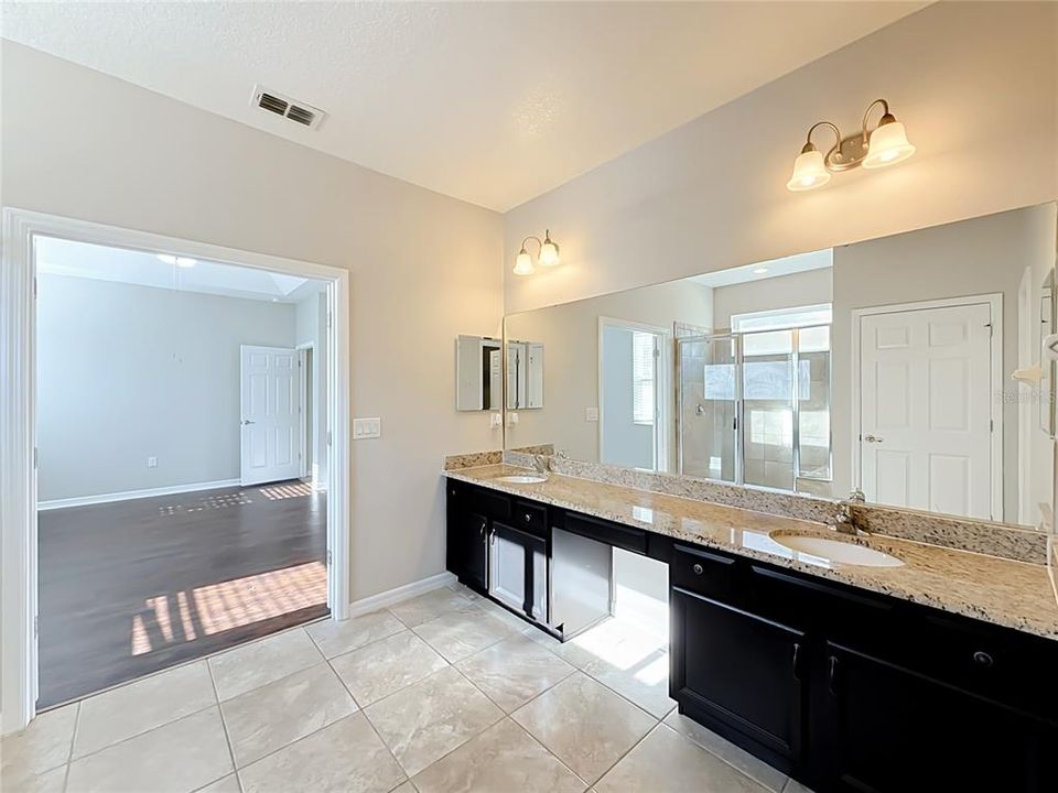 For Sale: $430,000 (4 beds, 3 baths, 2630 Square Feet)