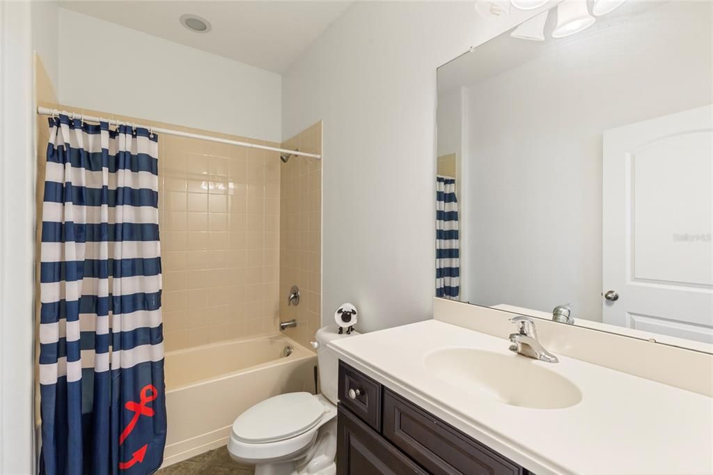 待售: $475,000 (3 贝兹, 3 浴室, 2390 平方英尺)