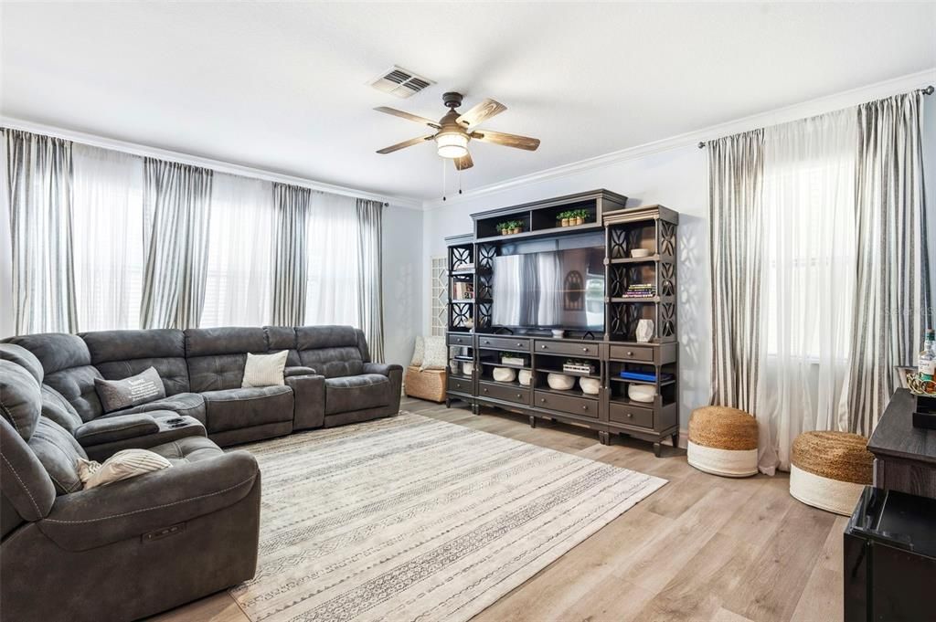 На продажу: $535,000 (4 спален, 2 ванн, 2870 Квадратных фут)