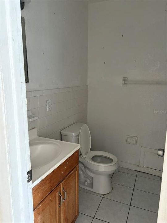 For Sale: $165,000 (3 beds, 2 baths, 995 Square Feet)