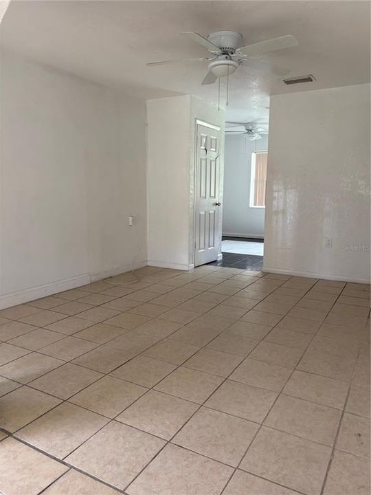 For Sale: $165,000 (3 beds, 2 baths, 995 Square Feet)